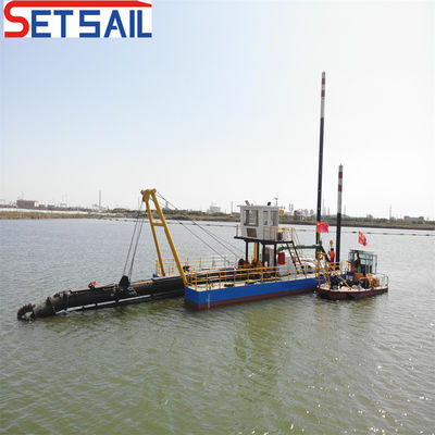 Onderwaterpomp, zuigpomp, zandpomp, baggerapparatuur met bagger met snijkop