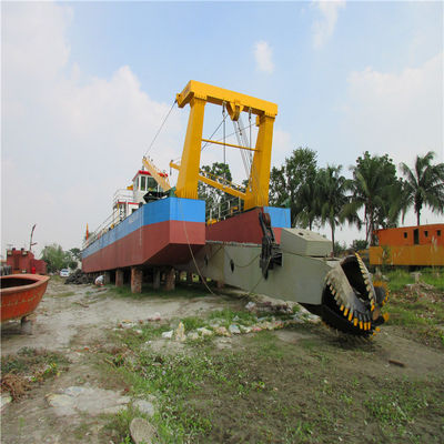 Industriële pomp voor het graven van de rivier