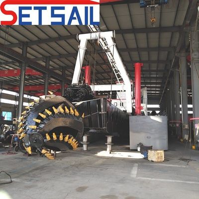 18 inch Cutter Suction Sand Dredger met dekkraan QHCSD-477 700m3 Capaciteit 700m3