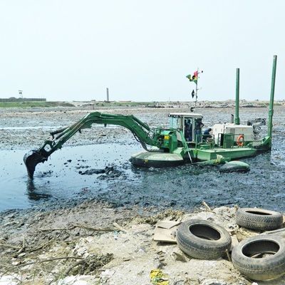 Amfibische bagger uitgerust met Siemens PLC en hydraulische snijkop